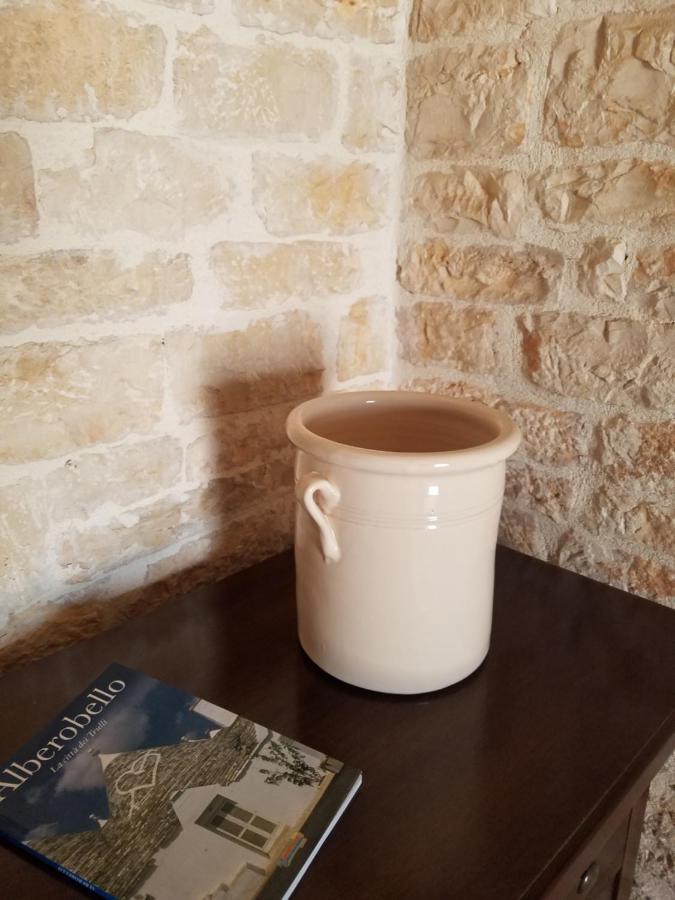 Antico Trullo Immerso Nella Campagna ألبيروبيللو المظهر الخارجي الصورة