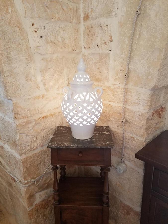 Antico Trullo Immerso Nella Campagna ألبيروبيللو المظهر الخارجي الصورة